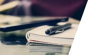 detalle de libre y bolígrafo de agente asesor-peritavalue